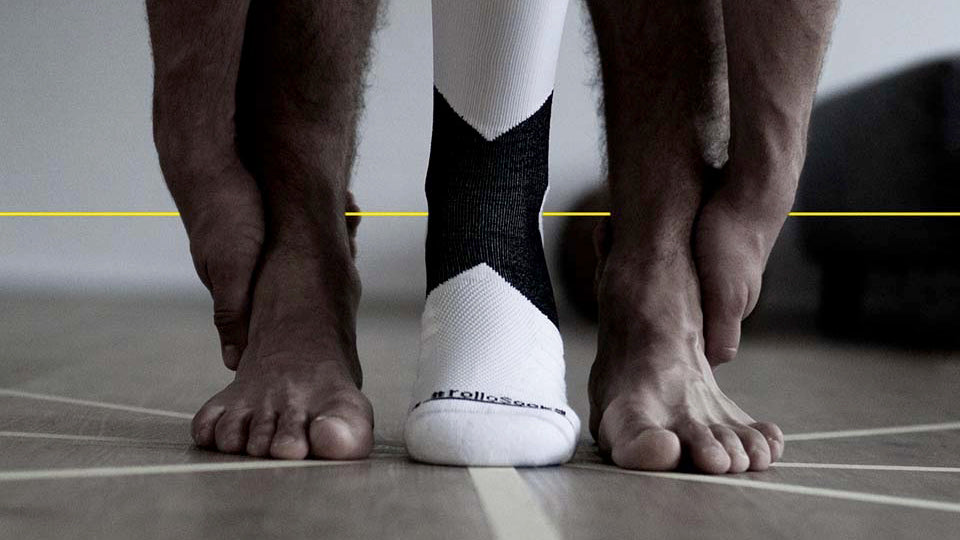 Distorsion des Sprunggelenks – Symptome, Ursachen und Hilfe